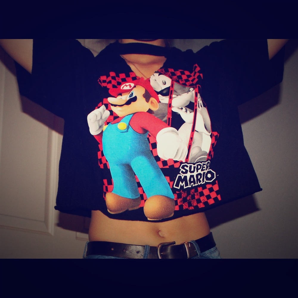 Cropped Mario cart graphic tee